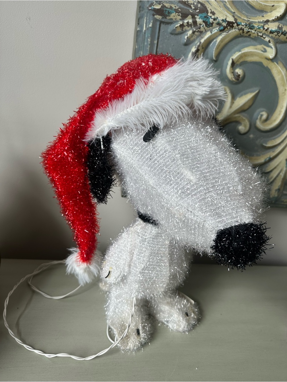 Vintage tinsel snoopy peanuts Santa Claus Christmas light decor